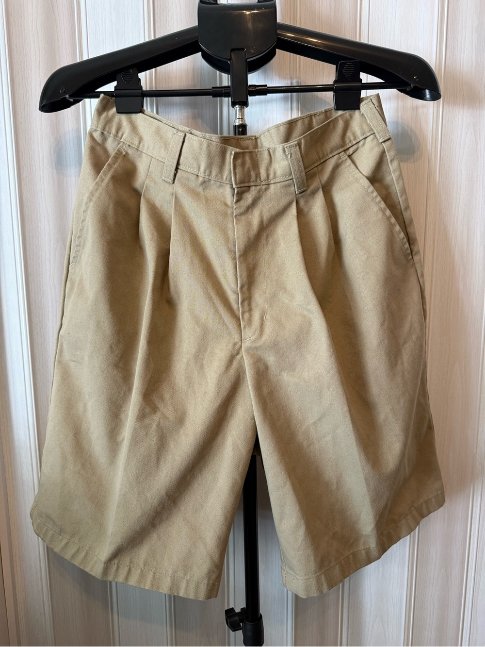 Teen or Men's Khaki Pleated Cotton Shorts for School or casual wear size 32 wais